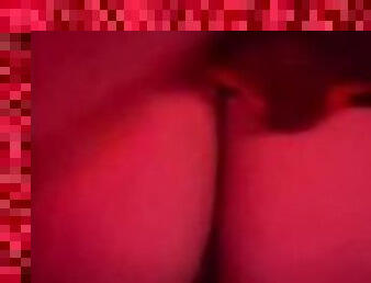 le mande video moviendo mi culote al amigo de mi novio!! lencería diablita!