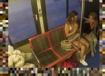 public, chatte-pussy, lesbienne, doigtage, naturel, bus, réalité