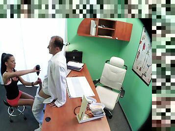 Hidden camera in the doctors office records sex with a patient