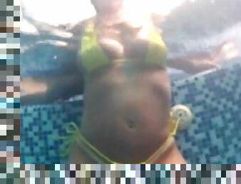 Underwater video of Latina ass in bikini