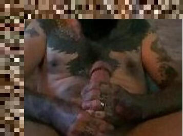 papa, amateur, ejaculation-sur-le-corps, énorme-bite, gay, dormant, ejaculation, solo, pappounet, tatouage