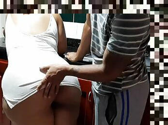 amatir, jenis-pornografi-milf, remaja, latina, ibu, wanita-gemuk-yang-cantik, permainan-jari, dapur, celana-dalam-wanita, bokong