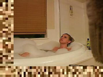 Hot chick Amanda Amore takes a bath in reality solo video