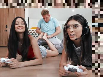 Eliza Ibarra seduced her roommate's boyfriend