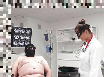 Ugly fat guy patient get blowjob from german female doctor