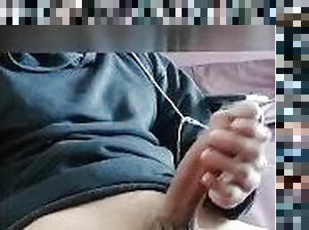 Masturbando um monstro de pau na webcam. Terminei com gemidos.