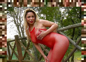 Outdoors sex with the smoking hot Brazilian babe Diana Lins