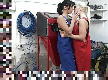 Lesbian sex in a garage among horny hotties