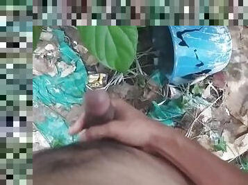Pakinoon Masturbating Moan With Please In An Abandoned Area And Cum On A leaf And Eat