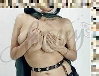 Honney Bandida se desnuda para mostrar lo que lleva bajo el Bikini (Termina desnuda)