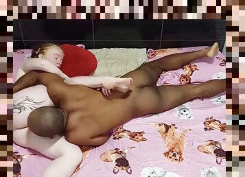 Albino blonde redhead has fun taking a cock in her pussy and sucking herself very horny until the cock squirts cum