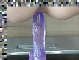 doggy-style, masturbation, brudar, tonåring, leksak, kök, dildo, ensam