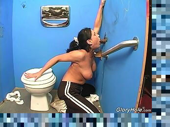 Steamy Michelle Serves A Tasty Blowjob In A Gloryhole