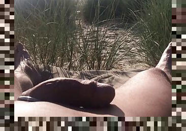 Letting strangers watch me masturbate on the beach