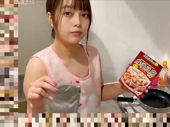 When I got on the kitchen and masturbated in an apron, I got crazy