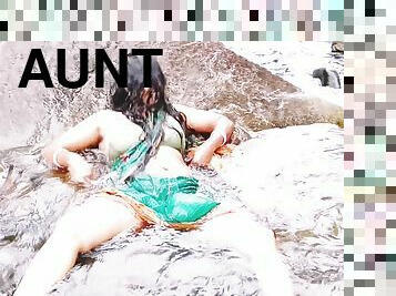 घर-के-बाहर, अव्यवसायी, परिपक्व, भारतीय, गंदा, चाची, एकल, श्यामला