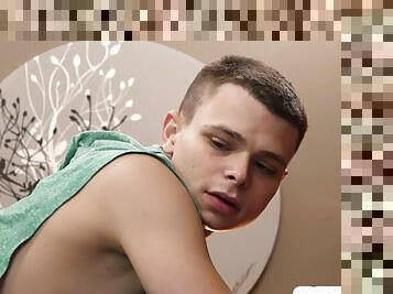 Cute twink get passionate wanking cock
