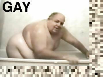 Frank in the bath
