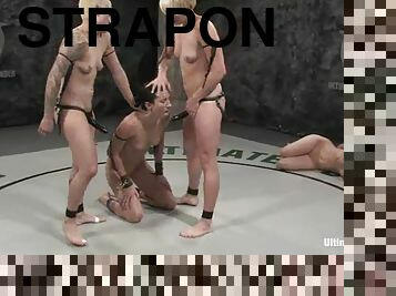 Two sexy blonds are raping that honey on the ring