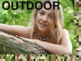 Mplstudios - Emily Grace - A Walk In The Woods