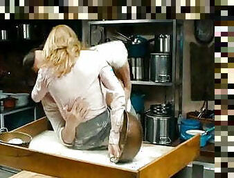 Does Petra Hrebickova prepare meal?