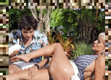 Tate mari, In afara, Matura, Star porno, Piscina, Tatoasa, Pizda