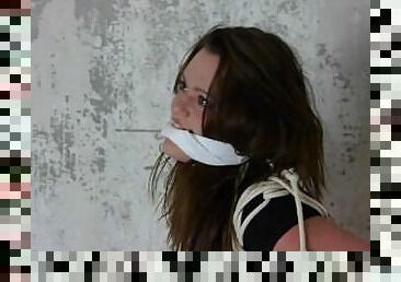 Anni's Barefoot bondage escape