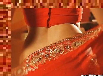 Perempuan jelita, Gadis indian, Menari, Erotik, Mengusik
