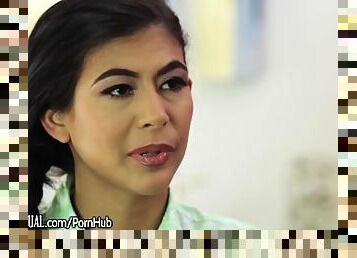 Trans Latina Jessy Dubai Punished her Female Assistant