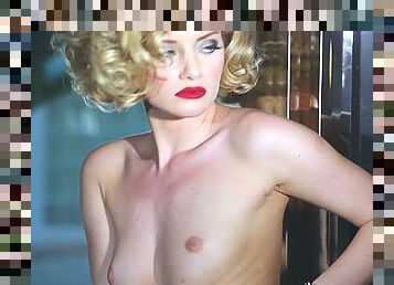 Sizzling blondie Gabi is posing in her lingerie