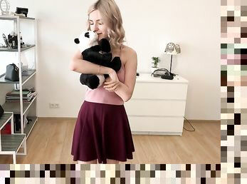 Virgin step sister learns a blowjob on her brother's dick - Eva Elfie