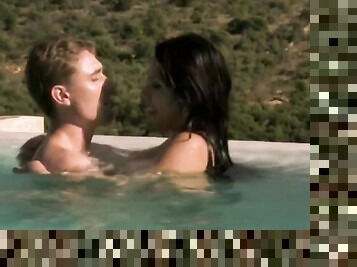 In afara, Piscina, Obraznic