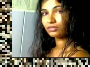 Indian Chick Gets Laid in Bathroom