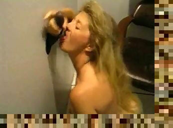 amateur gloryhole wife