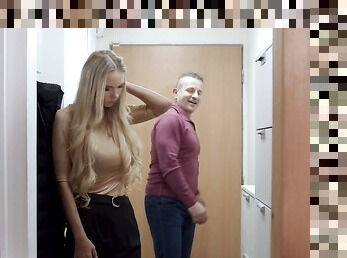 MOM.XXX George brings his wife to orgasm and creampies her dripping pussy