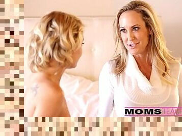 Hot threesome with sexy mom and daughter duo