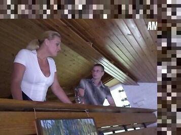 Reife Swinger - Big Ass MILF Seduces Neighbours Son For Sex