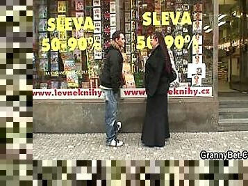 Fat bookworm bitch gets pounded by horny guy