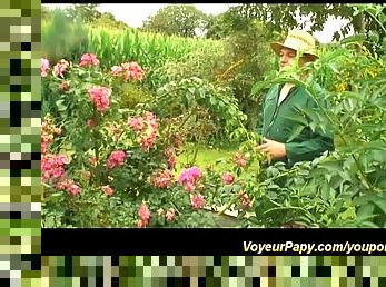 Bapa, Di luar, Cam, "voyeur", Bapa (Daddy), Datuk