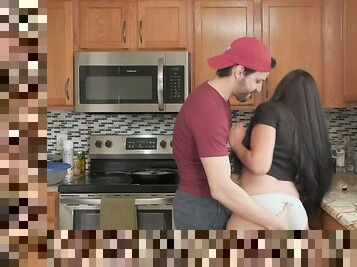FUCKING AND COOKING! Thick Latina wife gets fucked while the husband cooks