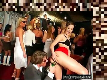 Dirty club chicks suck dicks in public