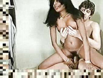 Treize poupees a la file (1983)