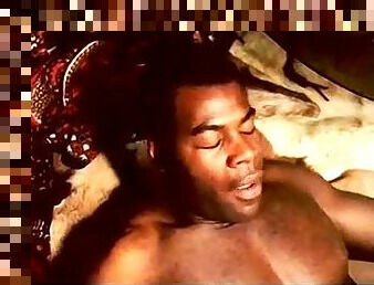 Intre rase, Retro
