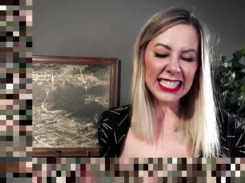 Hot Secretary: Using Her Boss&#039;s Tongue - Sweetfemdom