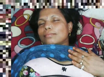 Mature wrinkled Indian wife deserves some good missionary fuck