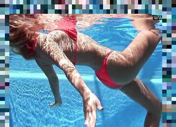 Mary Kalisy super sexy underwatershow
