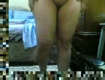 Egyptin mom showing body