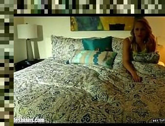 Lesbiana, Camera, Ascuns