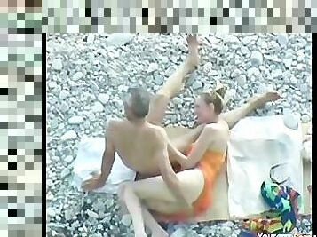 Voyeur Beach Bi 3some