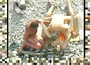 Voyeur Beach Bi 3some